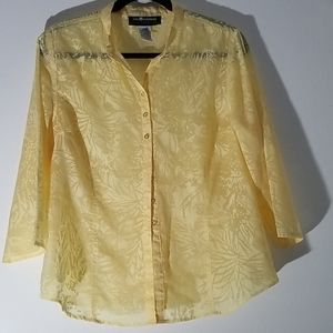 Sag Harbor Gorgeous sheer yellow blouse w/design